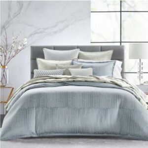 Hudson Park Collection
Faded Geometric Duvet, King
100% Exclusive. Color: Slate